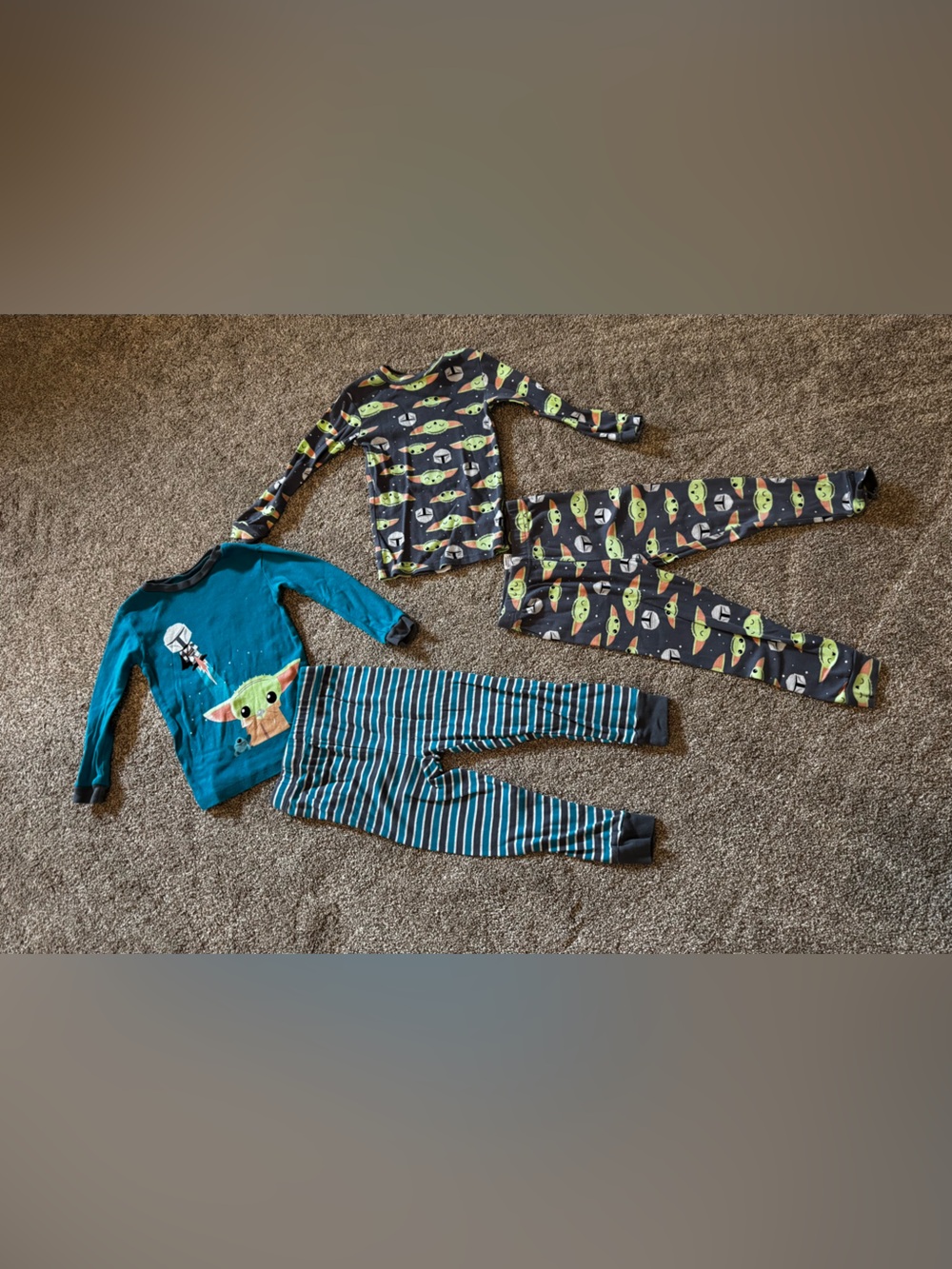 Set of 2 pairs of Star Wars Pajamas PJs Boys Girls 5T Snug fit long sleeve pants